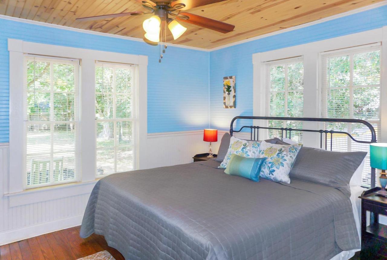 Bungalows On The Square- Unit 1 Wimberley Buitenkant foto