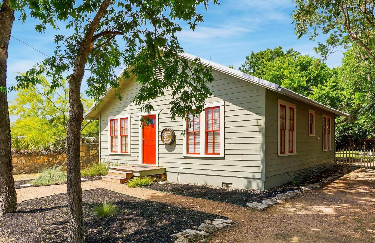 Bungalows On The Square- Unit 1 Wimberley Buitenkant foto