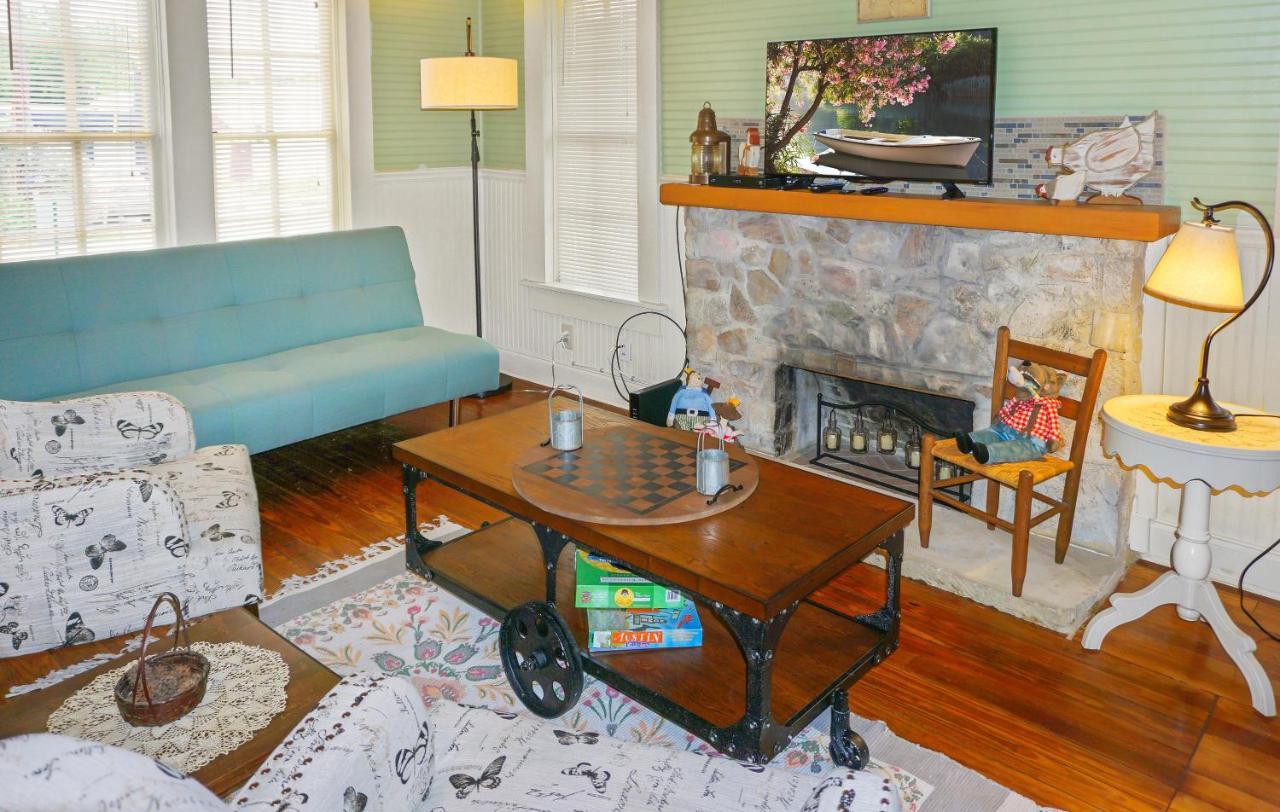 Bungalows On The Square- Unit 1 Wimberley Buitenkant foto