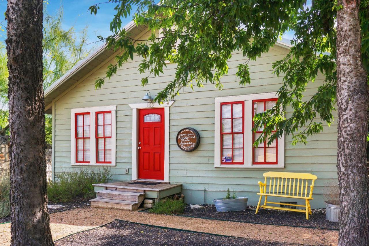 Bungalows On The Square- Unit 1 Wimberley Buitenkant foto